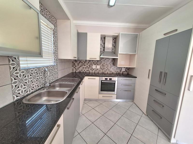 4 Bedroom Property for Sale in Hartenbos Heuwels Western Cape